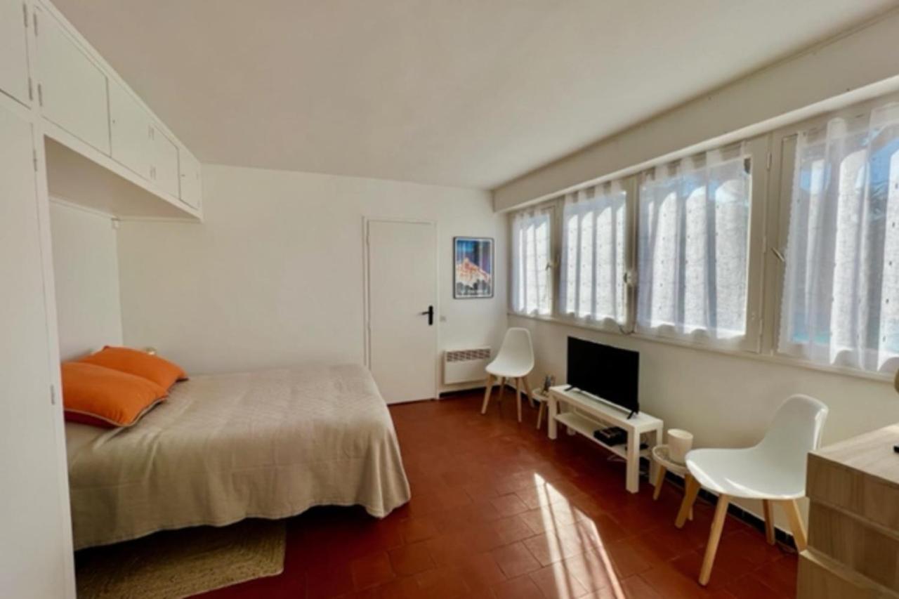 Апартаменты 35M With Pool For Couple In Saint Tropez Экстерьер фото