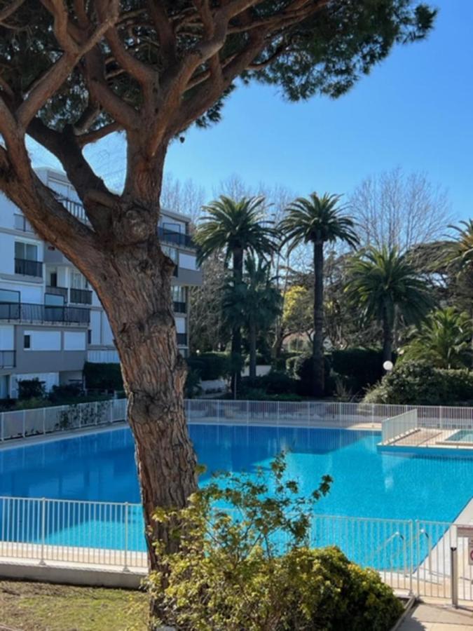 Апартаменты 35M With Pool For Couple In Saint Tropez Экстерьер фото